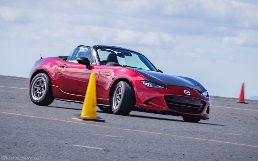 ND5ロードスター 大阪舞洲ジムカーナ カーボンボンネット スラローム フロント