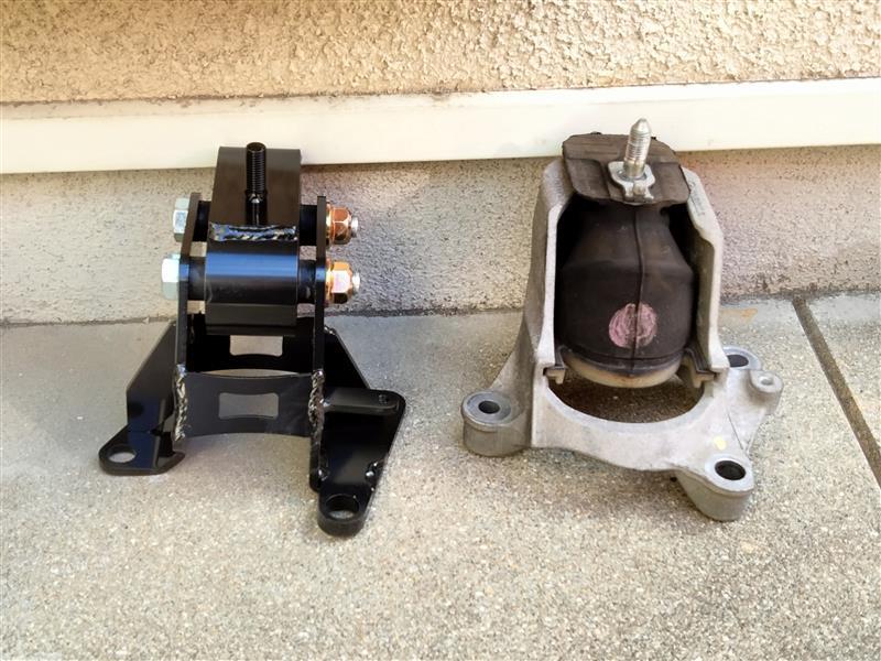 ND5ロードスター CUSCO 強化エンジンマウント装着。剛性向上とトラクション改善パーツ