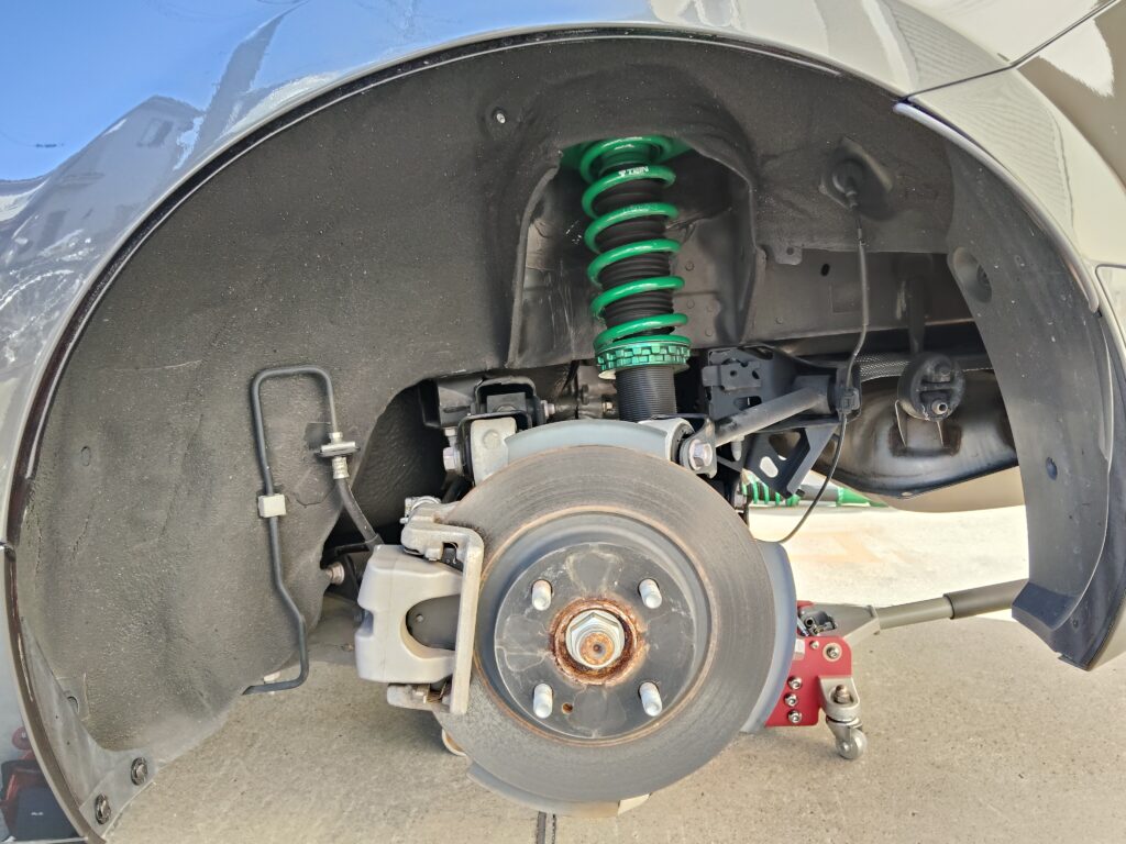 リアの足回りは比較的良好です