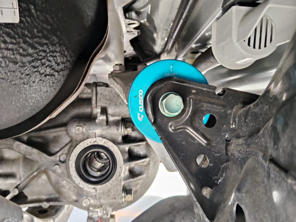 ND5ロードスター2号機にCUSCOデフマウントカラーの搭載が完了した状態