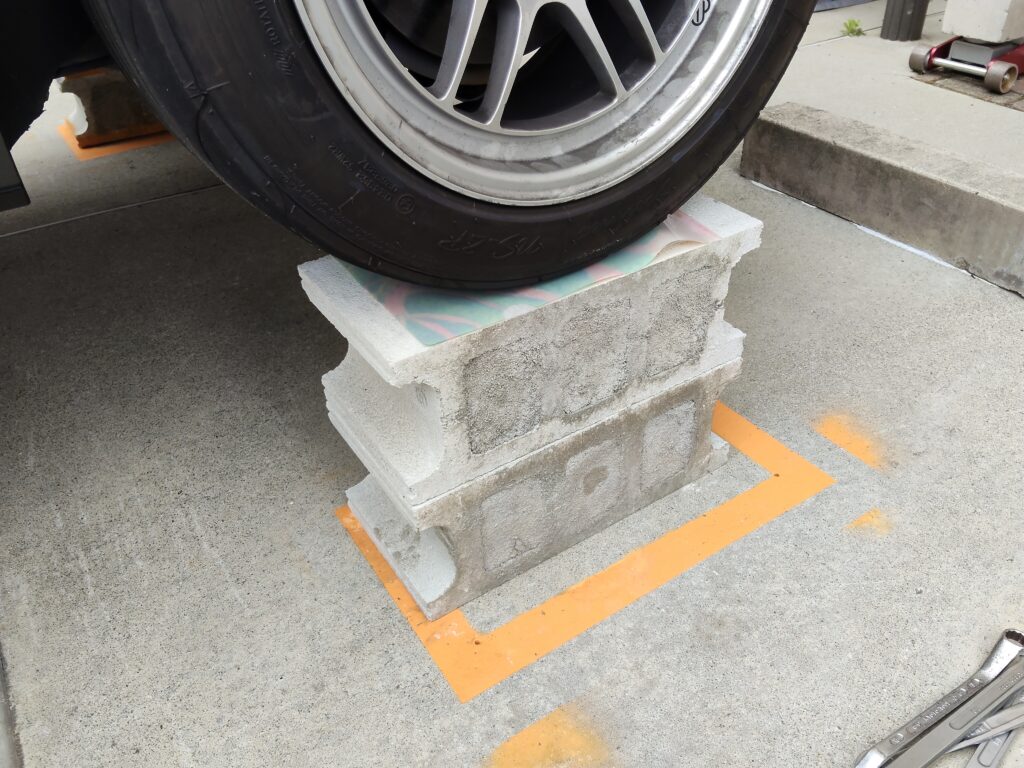 リアはブロック塀2個（基準点）