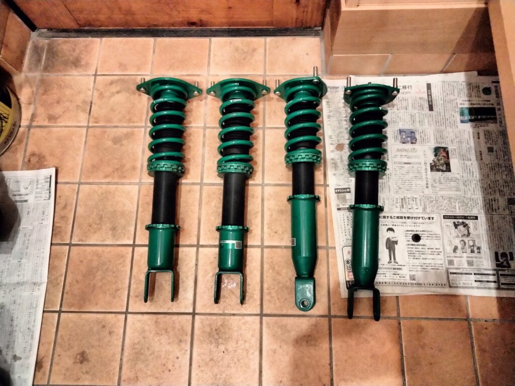 全損車両から回収したパーツ一式。約60万円相当がそのまま新車に移植できる