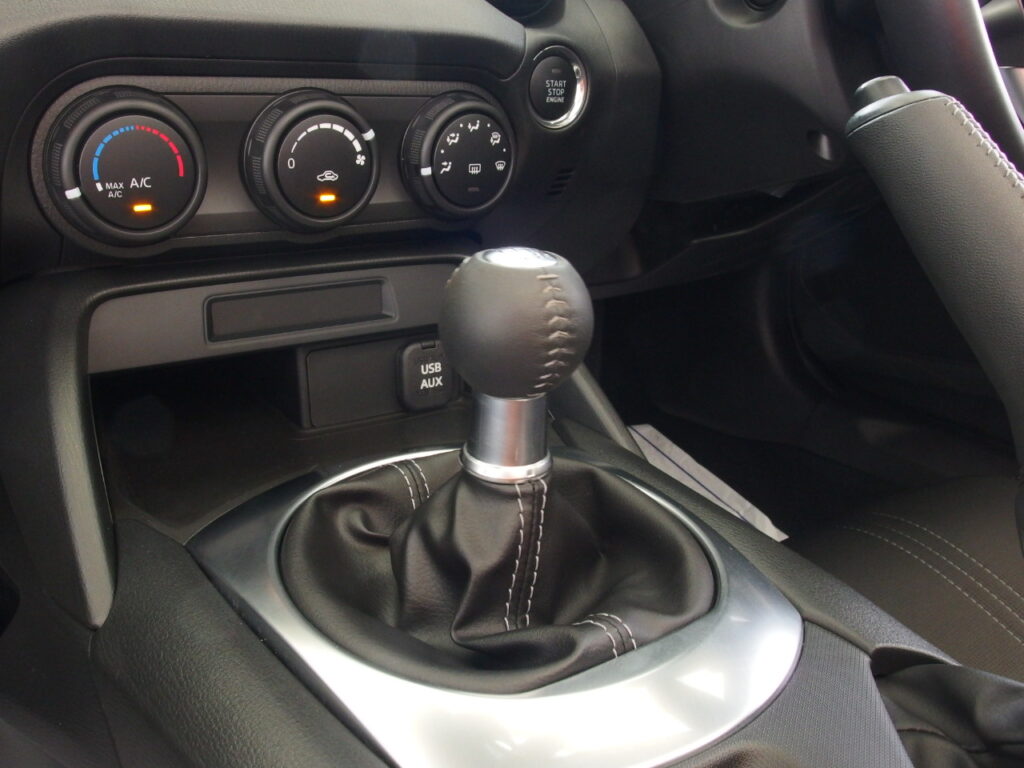 ND5ロードスター 6MT シフトレバー 内装状態