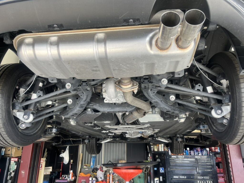 ND5ロードスター フロントロアアーム付け根の錆（2）