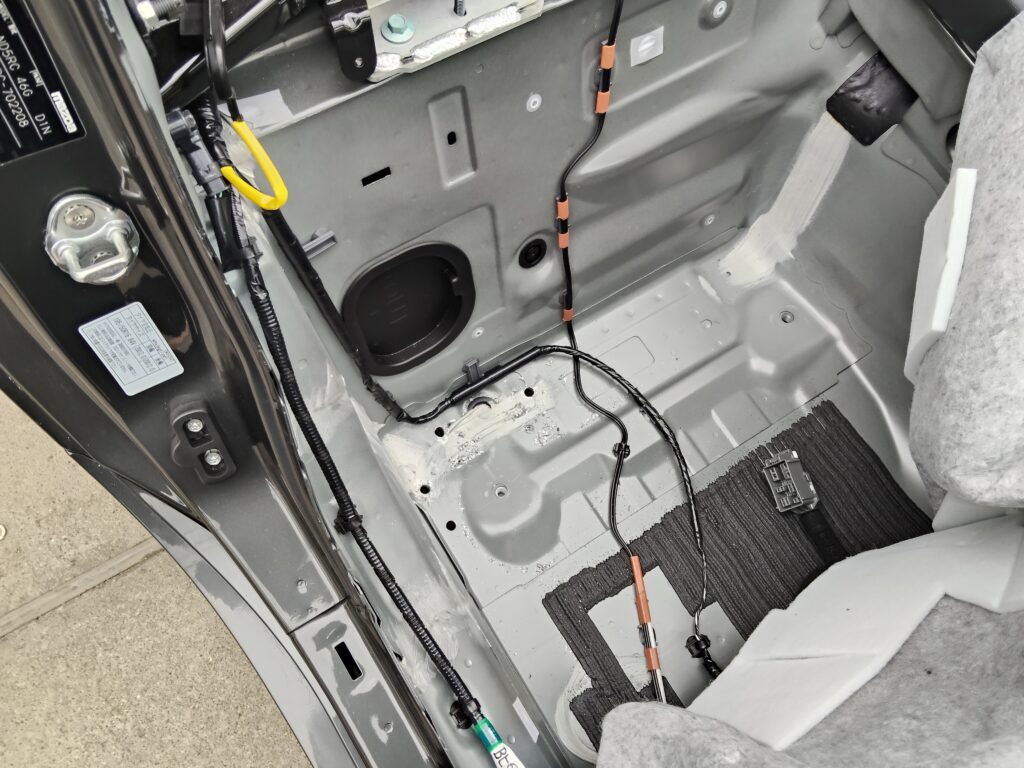 ND5ロードスター ロールケージ装着 運転席側 車体穴開け