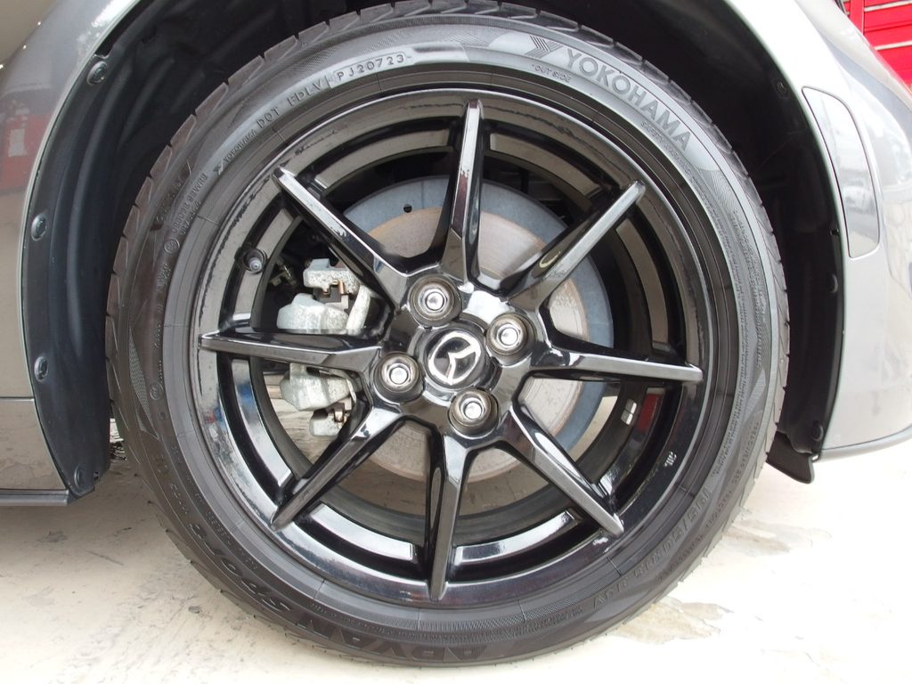 ND5ロードスターSグレードの純正16インチホイールとADVAN SPORTタイヤ