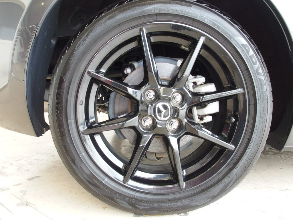 ND5ロードスター標準グレードの純正16インチホイールとADVAN SPORT 195/50R16