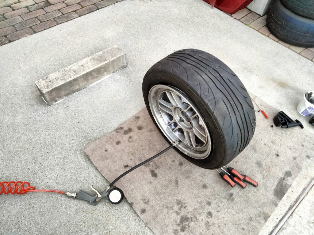 手組みが完成したND5ロードスター用ホイール