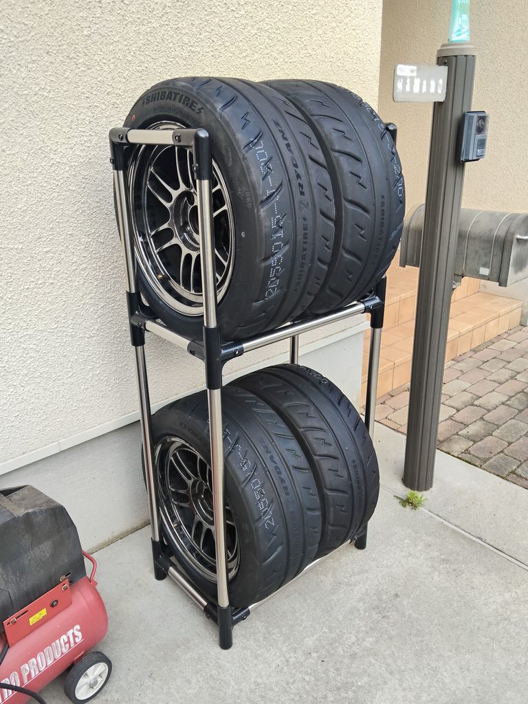 手組みを終えたシバR31 200RとRPF1RSの4本セット