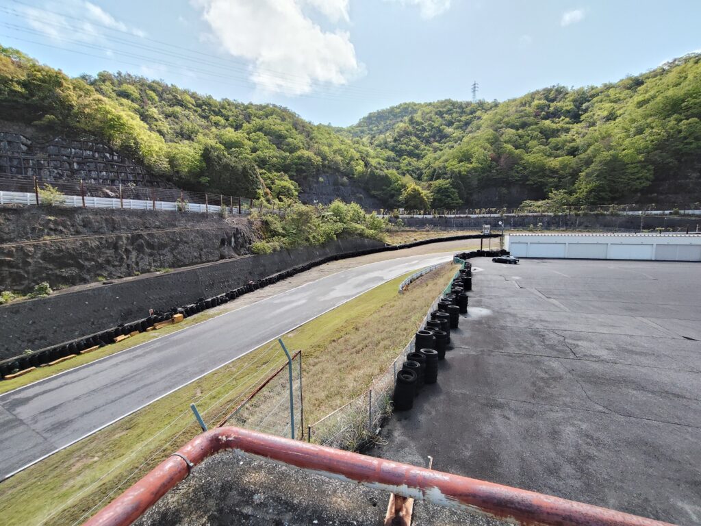 セントラルサーキット 立体交差 ウエット路面確認