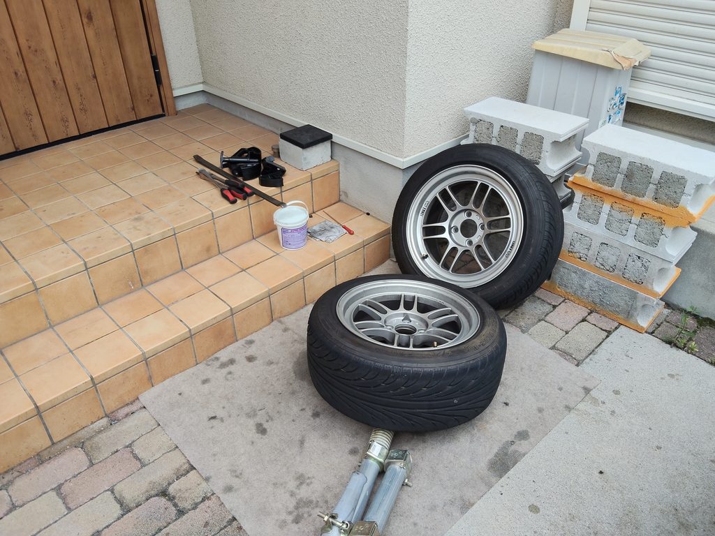 205/50R15 NS-2を取り外すための準備