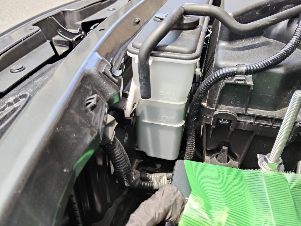 クーラント交換のためジャッキアップしたND5ロードスター2号機