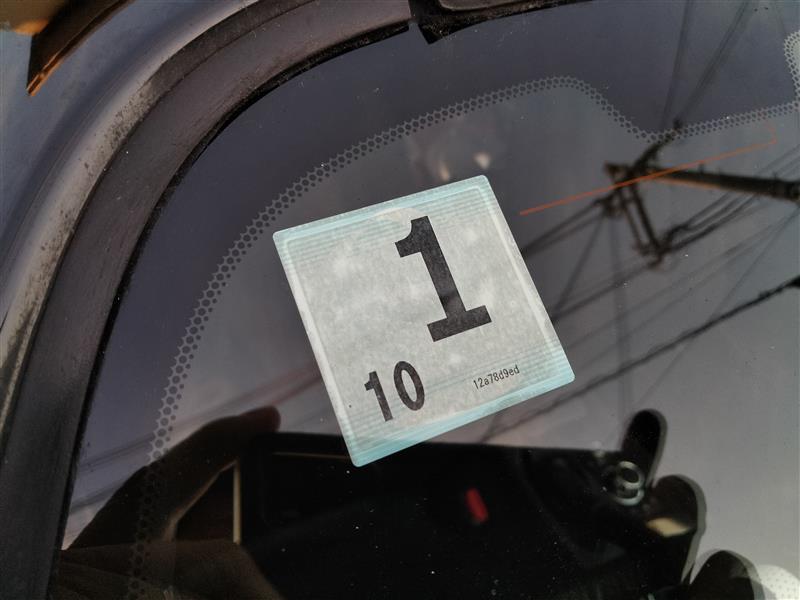 ユーザー車検に合格して貼り替えた新しい車検ステッカー