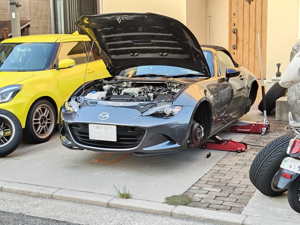 バネレート変更のためジャッキアップしたND5ロードスター2号機