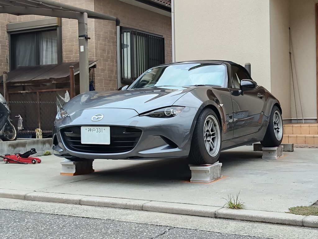 車高調整を終えてメイプルA-1ゲージでトー調整に入る